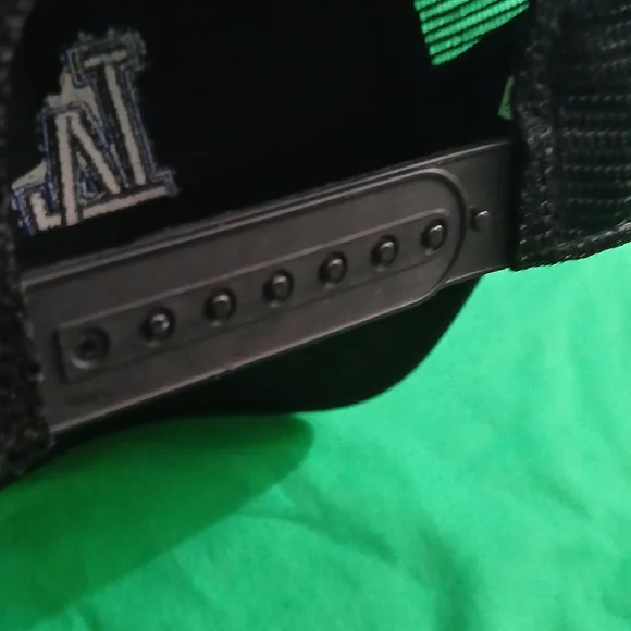 Pre-loved Black Cap with Blue LA Logo - Picture 3 of 7